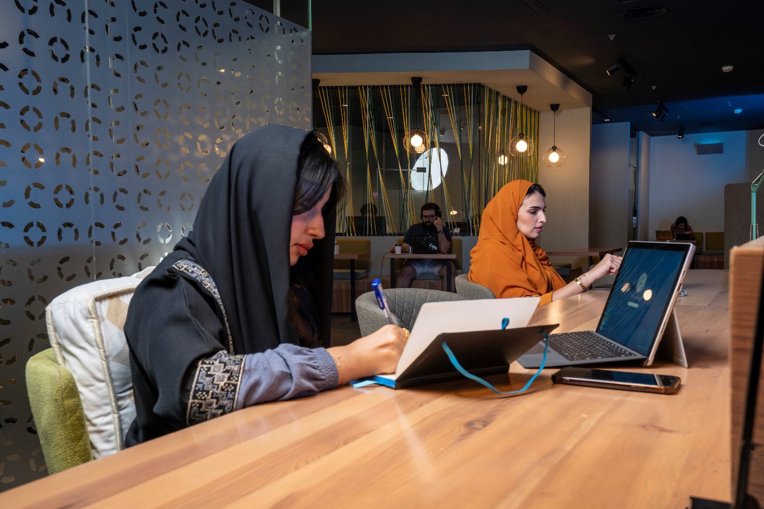Members working at COCOON TREE